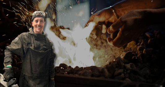 Vom Stahl zur Klinge: Wie ein Damastmesser in der Schmiede entsteht