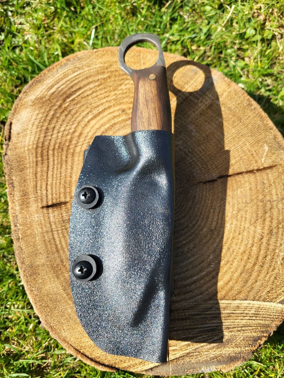 Small Twisted Outdoor Knife