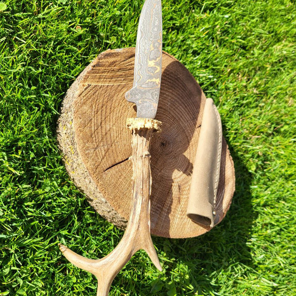 Jagdnicker aus Kupfer-Damast mit Geweihgriff