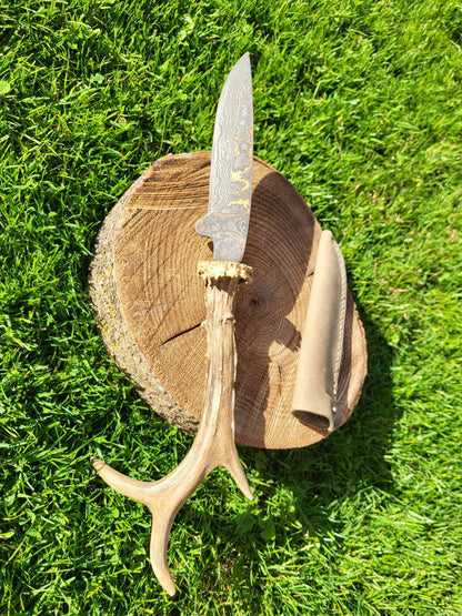 Jagdnicker aus Kupfer-Damast mit Geweihgriff