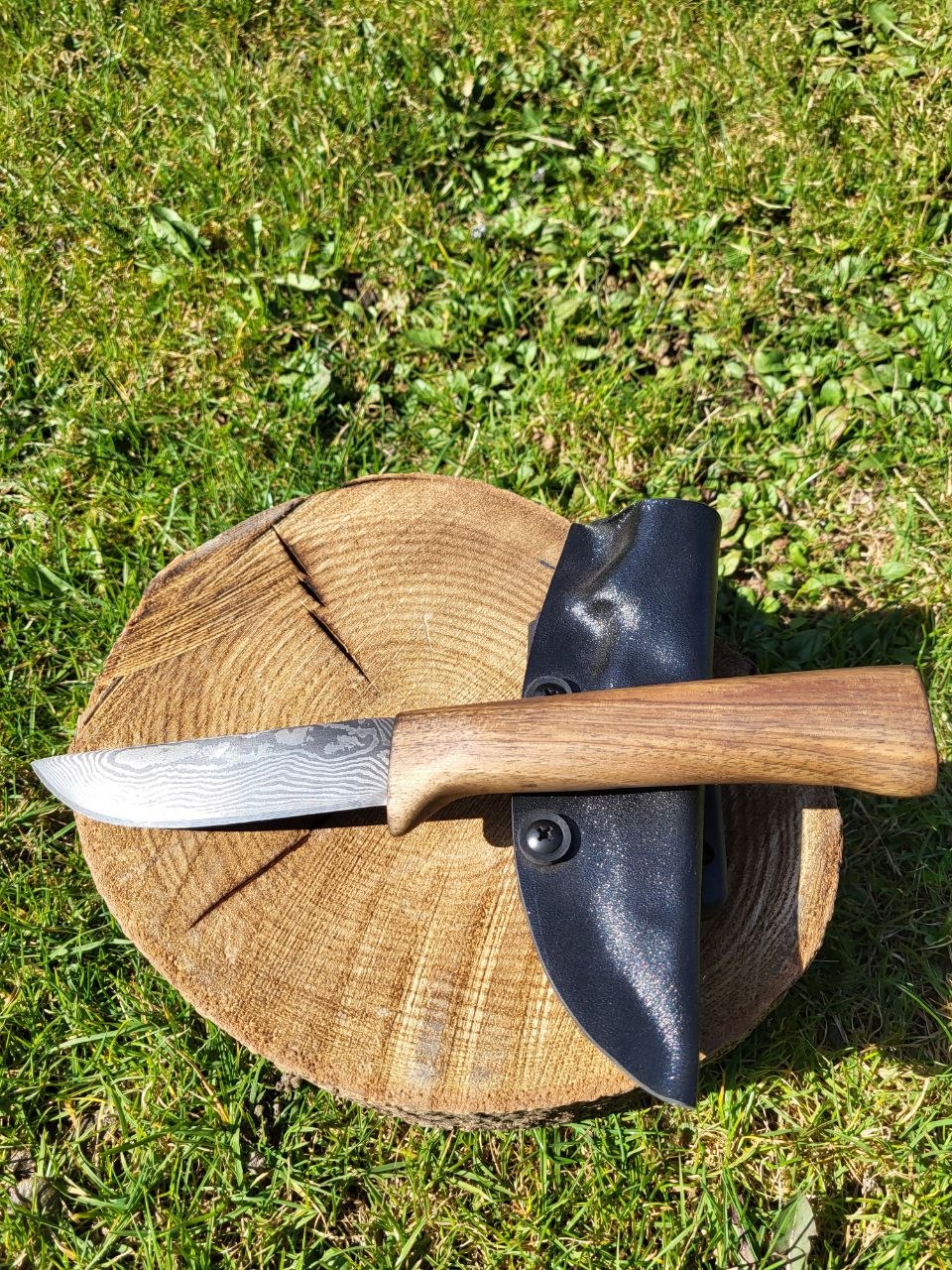 Damast Outdoormesser Nuss