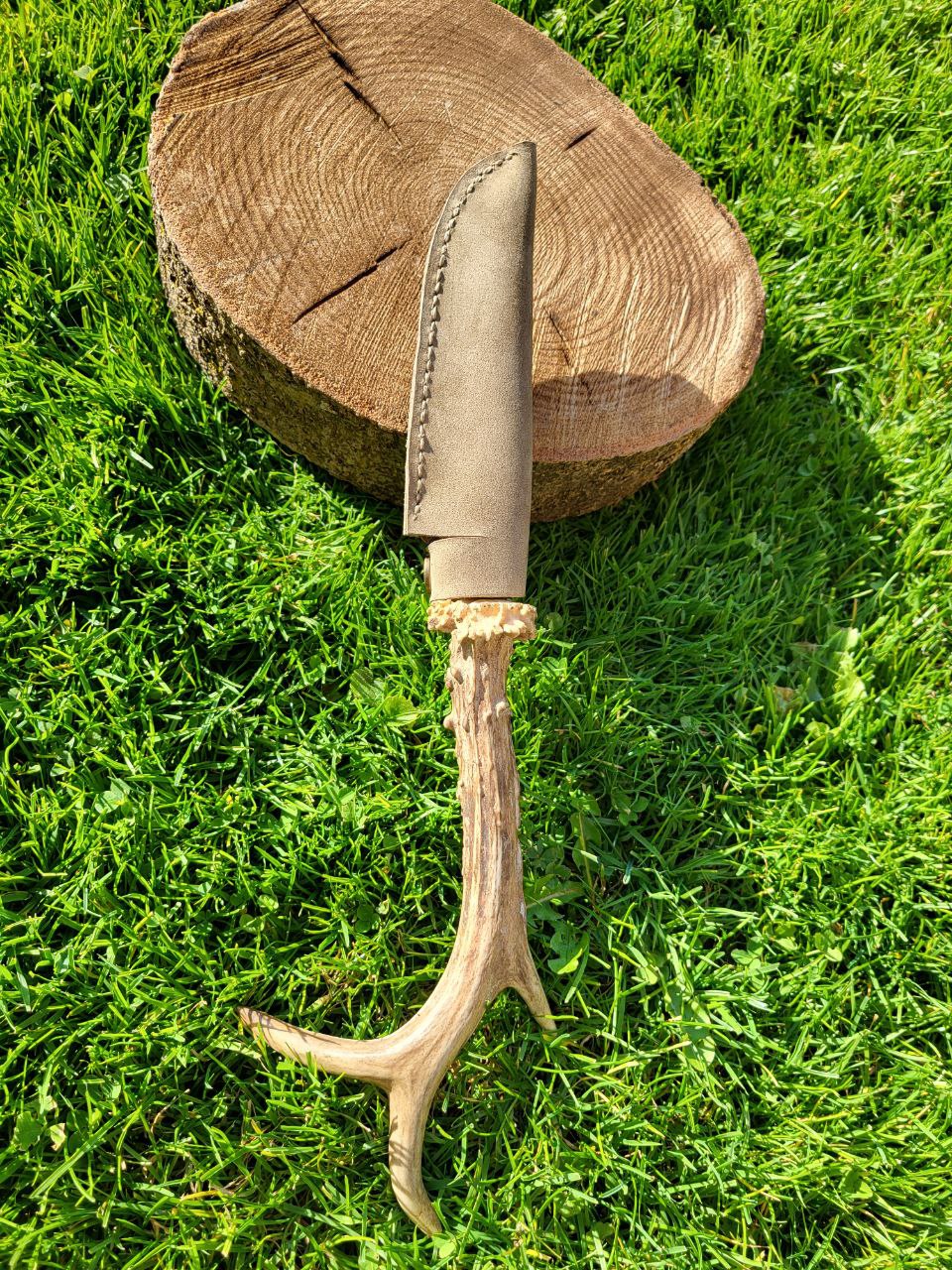 Jagdnicker aus Kupfer-Damast mit Geweihgriff