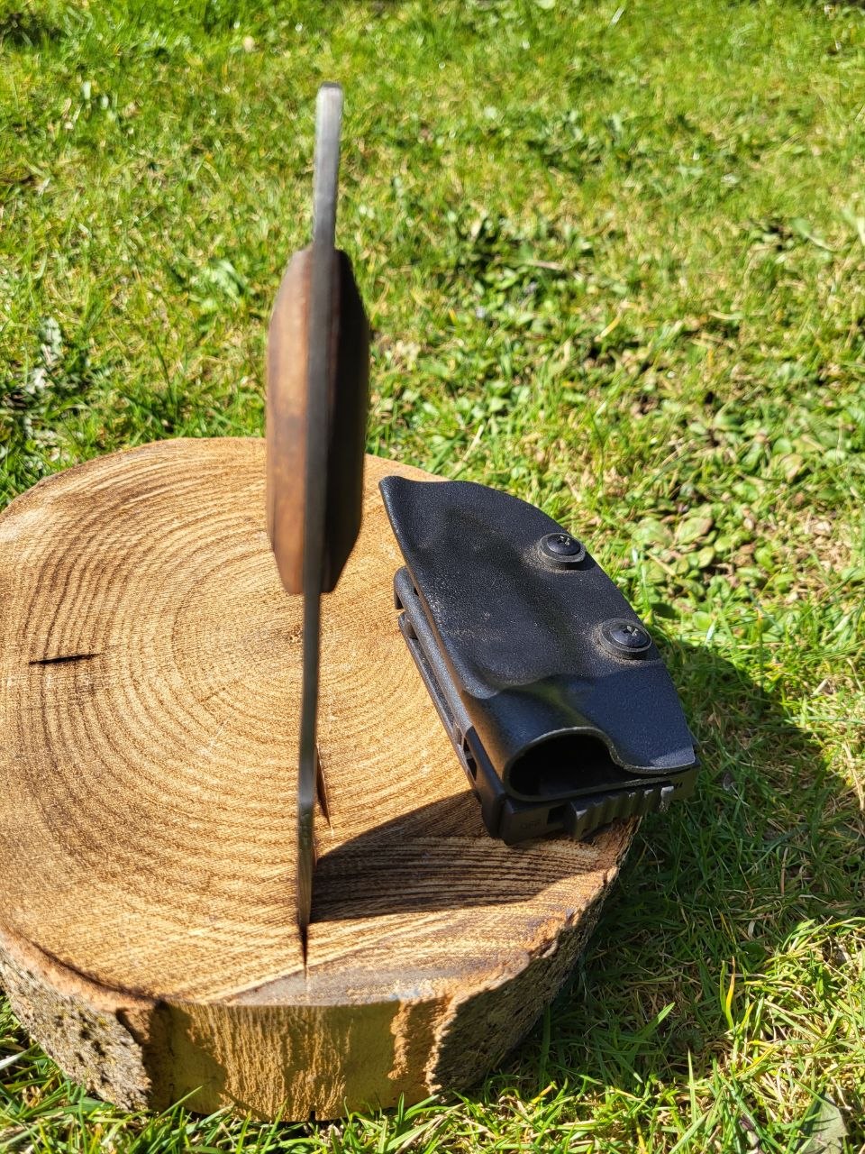Small Twisted Outdoor Knife