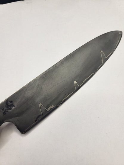 Handgeschmiedetes White Liner Messer mit feiner Linienoptik