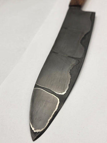 Rainy Liner Messer mit feiner Klinge und Griff aus Nuss