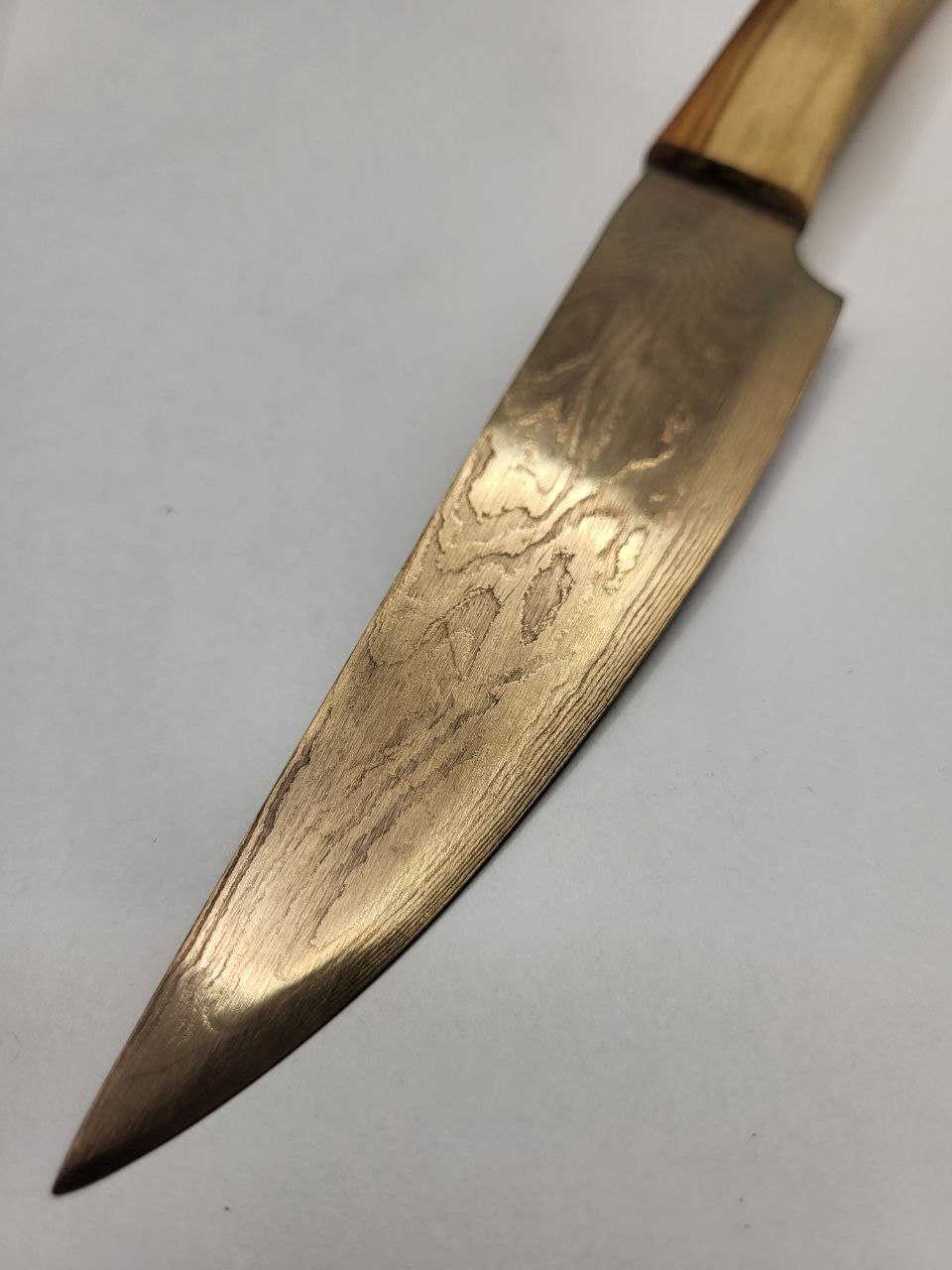 Handgeschmiedetes Gold Edition Jausenmesser für feine Schneidarbeiten