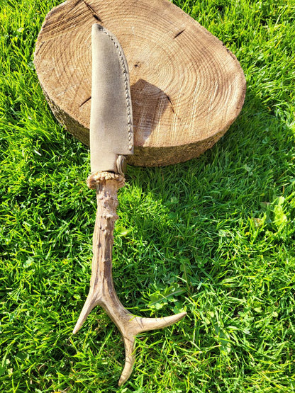 Jagdnicker aus Kupfer-Damast mit Geweihgriff