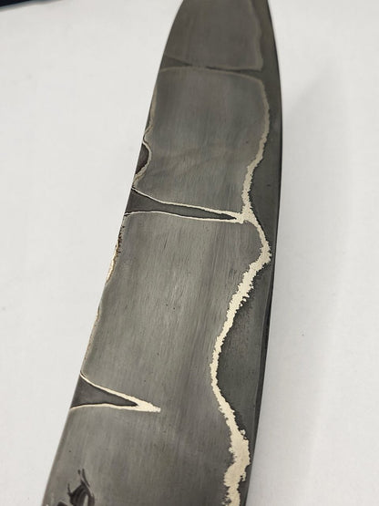 Rainy Liner Messer mit feiner Klinge und Griff aus Nuss