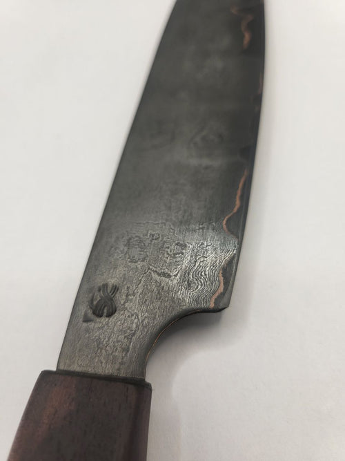 Detailaufnahme vom Allzweckmesser CU Liner High mit Kupfer und feiner Klinge