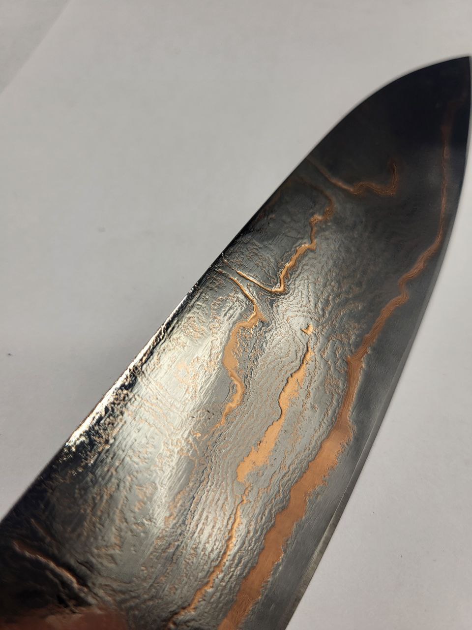 Detailaufnahme vom Allrounder CU-Damast Shiny mit markantem Damastmuster