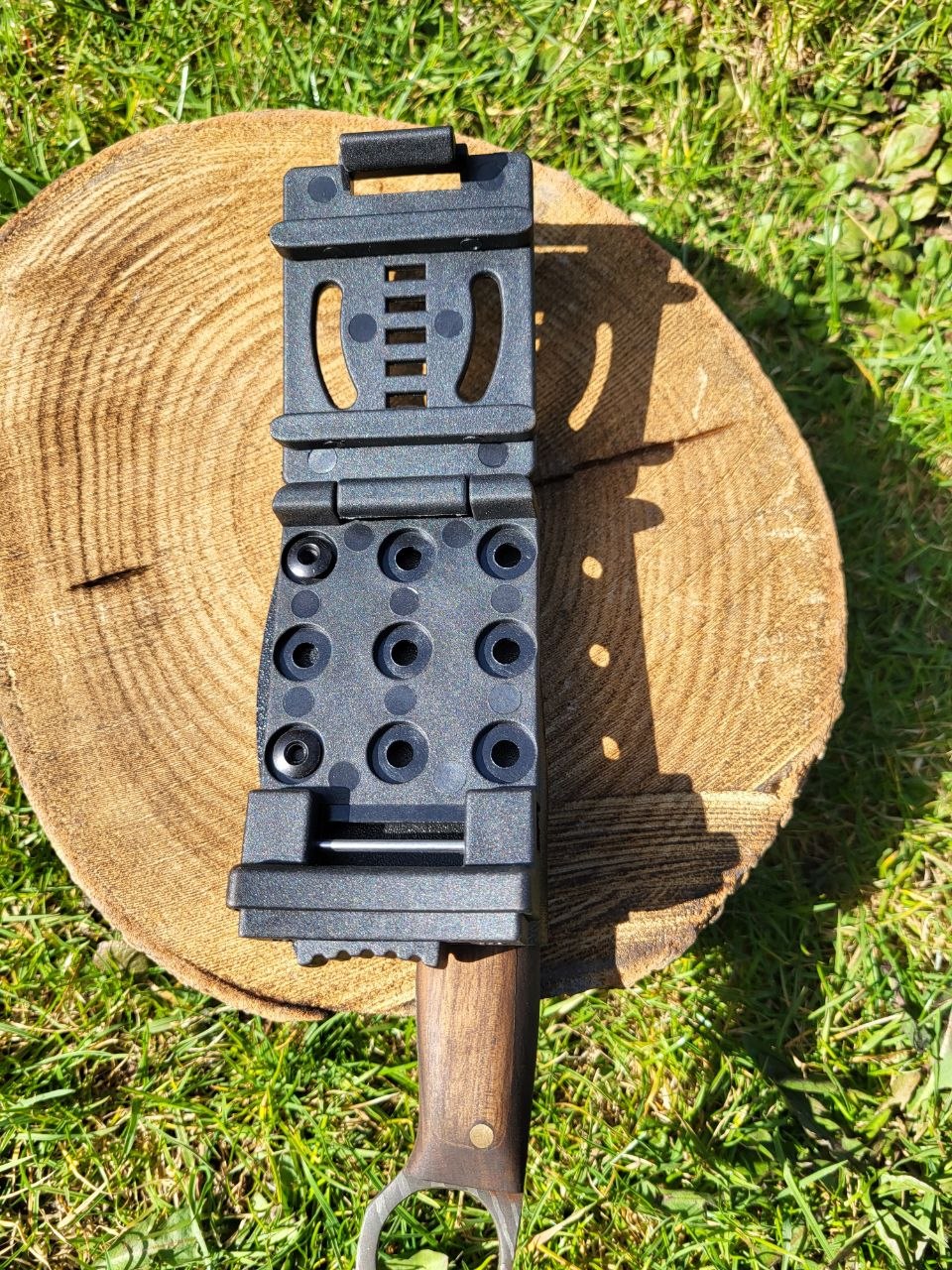Small Twisted Outdoor Knife