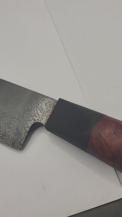 Santoku Messer mit ca. 600 Lagen und auffälliger Mosaikoptik